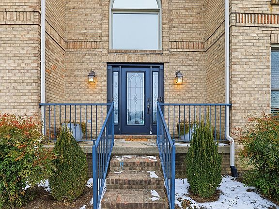 2nd image of 4500 Thornbridge Ln