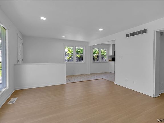 4th image of 21 Mapleview Dr