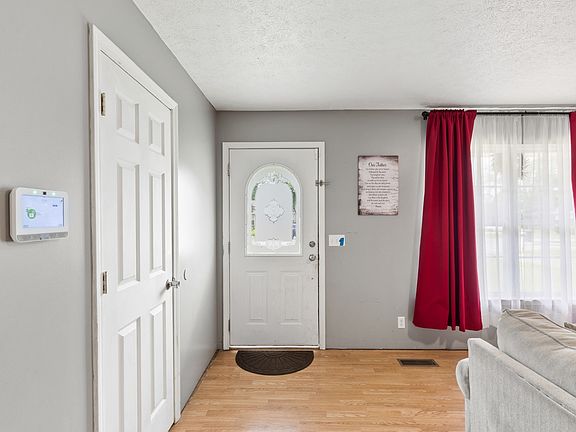 3rd image of 149 Cora St