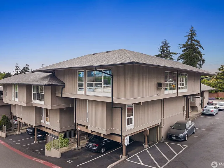 952 100th Ave NE #237 — Photo 1