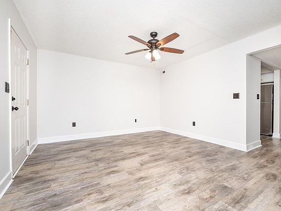 4th image of 631 Bear Dr