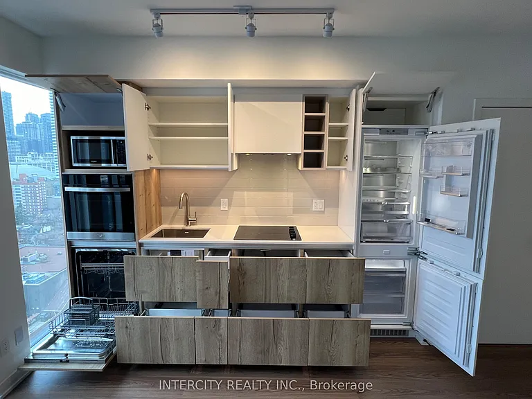 319 Jarvis St #2203 — Photo 11