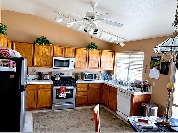 4th image of 708 Canyon Country Cir