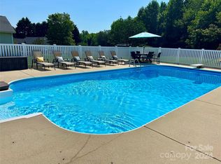 1525 Lauren Alexis Ct, Dallas, NC 28034