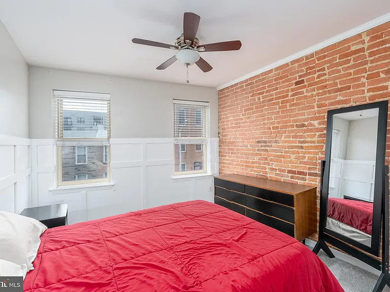 1825 Light St — Photo 13