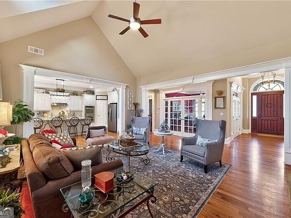 5th image of 110 Roxbury Row