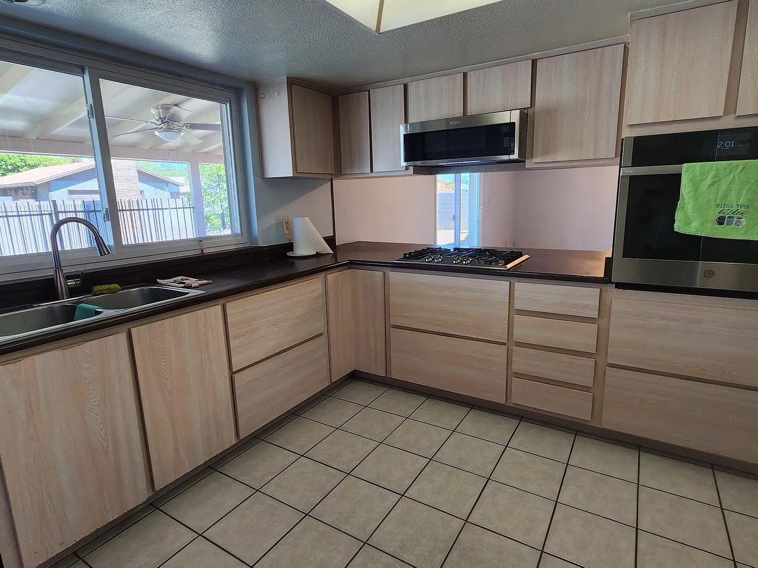 3 bed, 1700 sqft, $2,200 — Photo 2