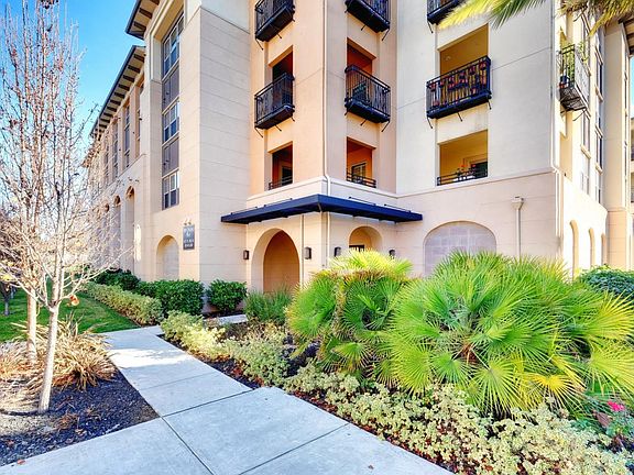 3rd image of 1089 Dewberry Pl Unit 203