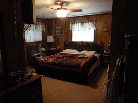 4th image of 910 8th Ave