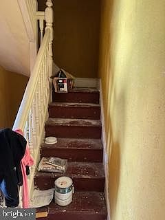3rd image of 1016 E North Ave
