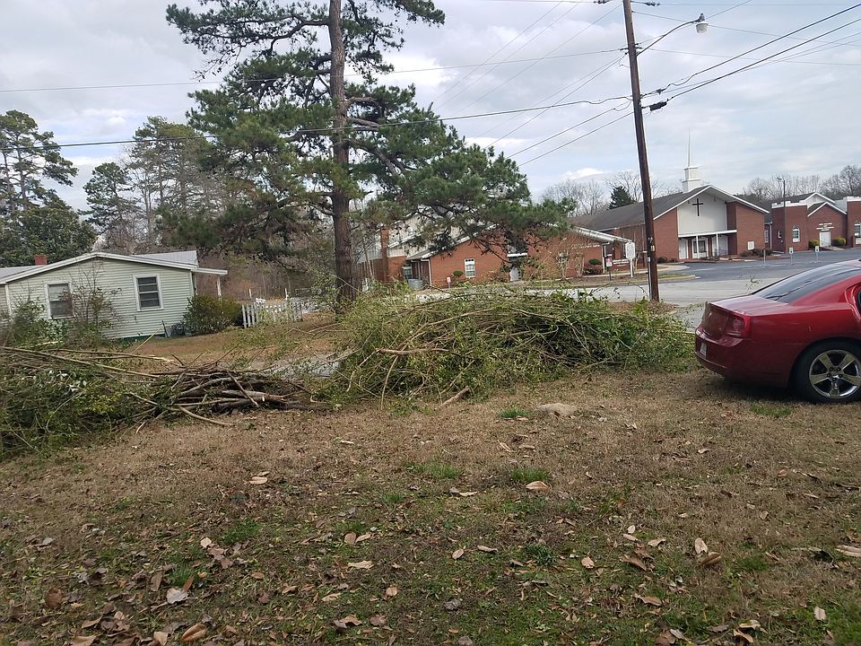 2nd image of 113 Moore St