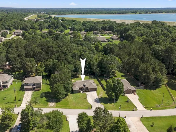 13351 Hidden Manor Ct, Willis, TX 77318