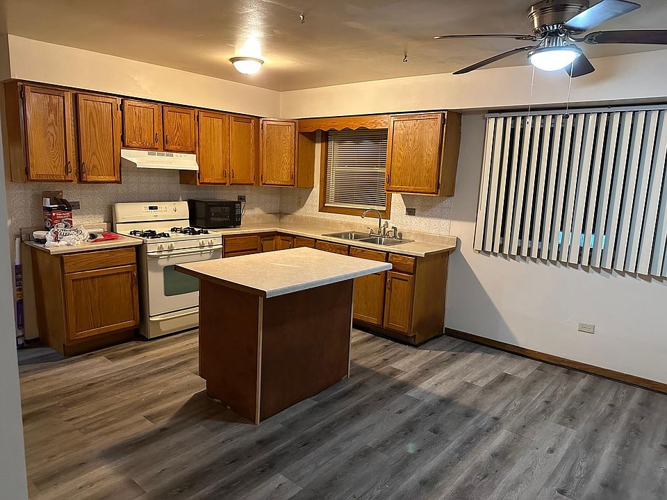 1st image of 1621 Downs Dr