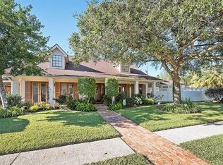 3000 Acorn Dr, Violet, LA 70092