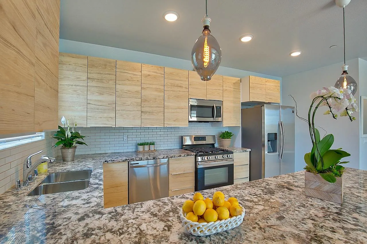 2 bed, 2.5 bath, 1400 sqft, $3,785 — Photo 3