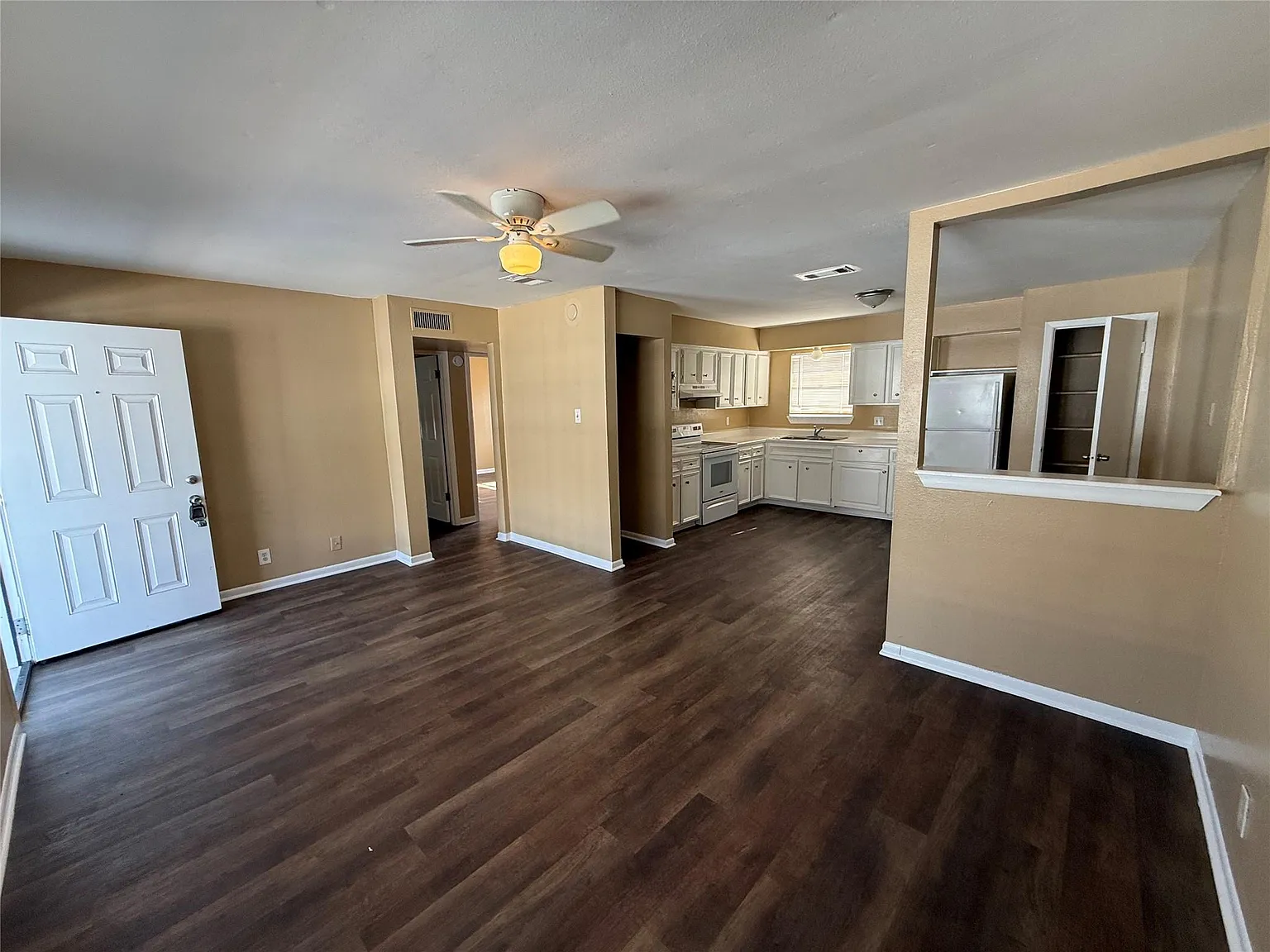 2 bed, 1.0 bath, $1,500 — Photo 2