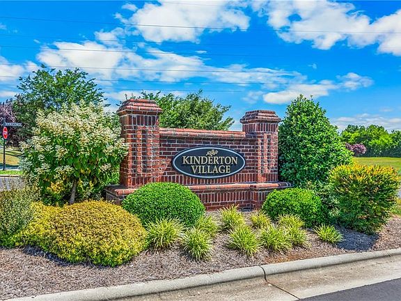 5th image of 107 Oak Wind Ln #201