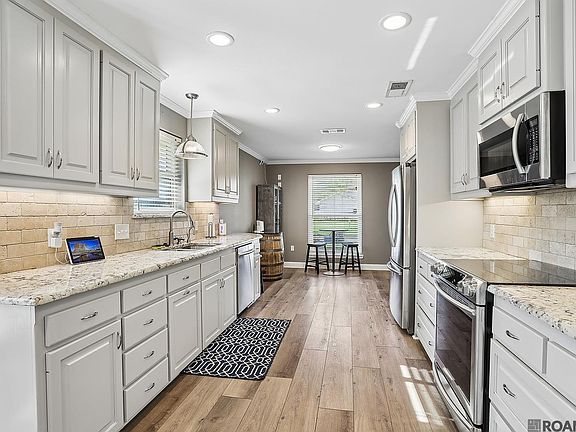 3rd image of 12435 Parkvilla Ave