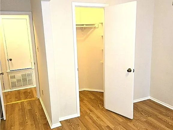 4th image of 203 S Mitchell St APT 4