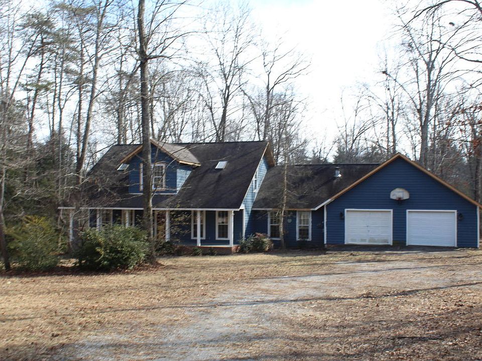 1st image of 2422 Highland Ln