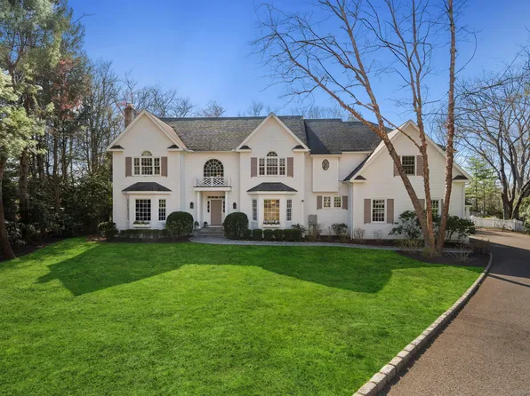 32 Old Oak Road, Darien, CT 06820