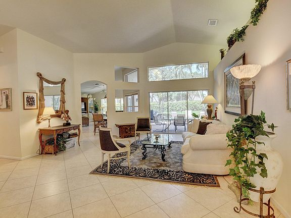 4th image of 13575 Barcelona Lake Cir