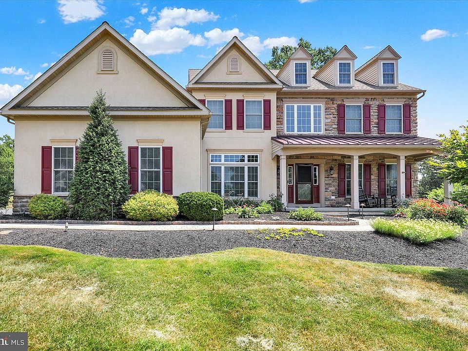 1st image of 76 Caernarvon Dr