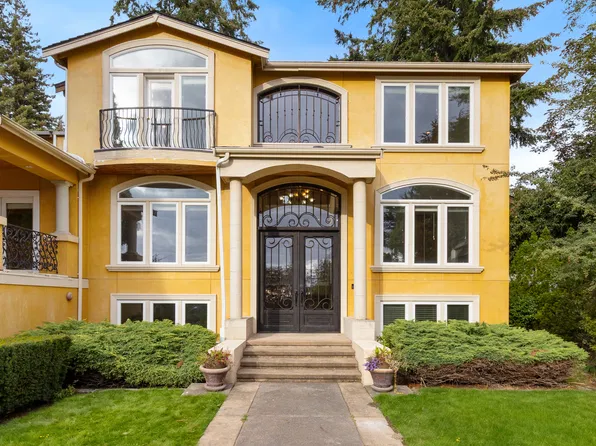 9430 Lake Washington Blvd NE, Bellevue, WA 98004
