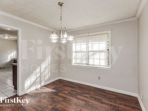 4th image of 975 Martin Rd