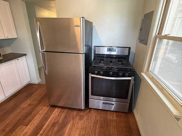 1308 Hanford Ave — Photo 6