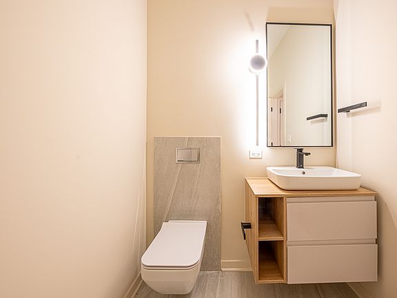 5th image of 6338 W Belmont Ave #403