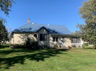 306 S 4th St, Andover, SD 57422