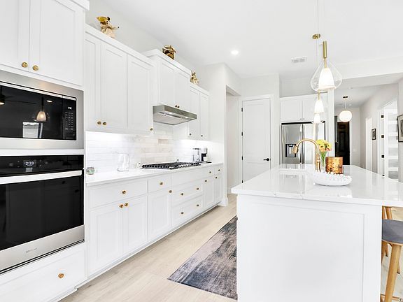 5th image of 1604 DANCING OAK LN