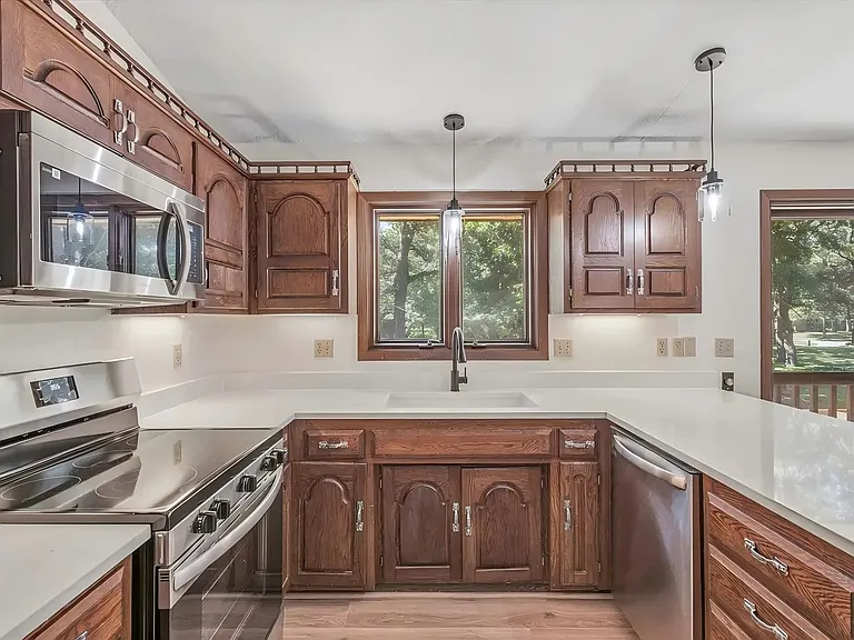 316 Colleen Ave — Photo 10