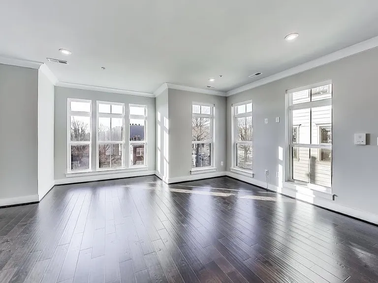 915 Elder St NW #C — Photo 1