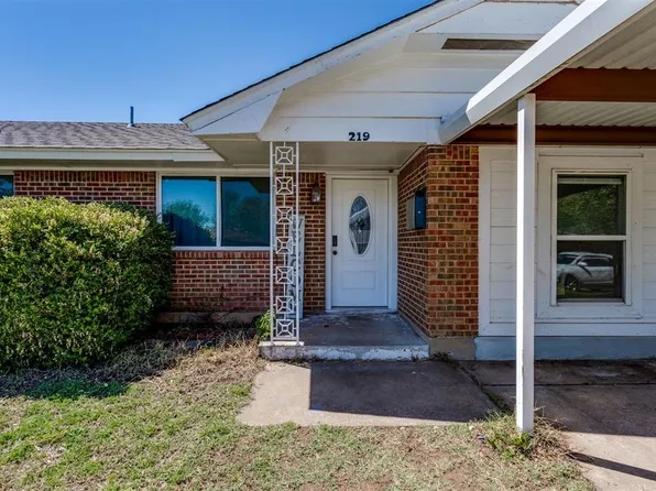219 S Bristow Ave, Moore, OK 73160