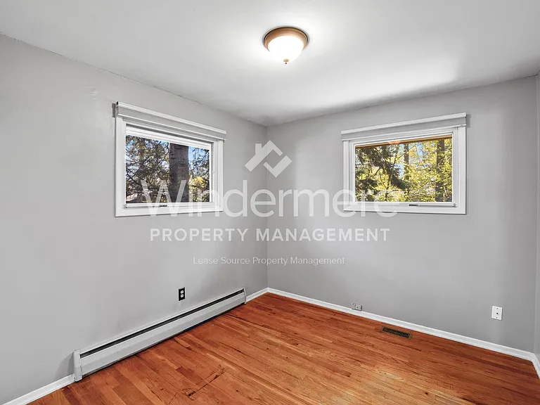 1706 E 38th Ave — Photo 9