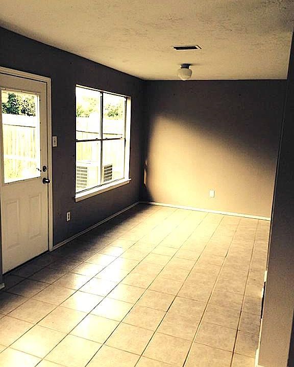 2nd image of 6906 Cheshire Park Rd