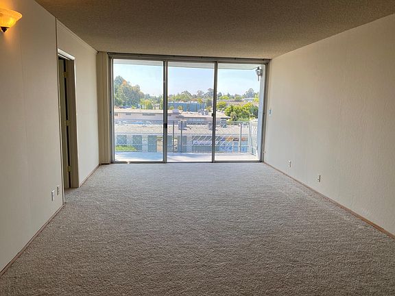 3rd image of 1900 Trousdale Dr #306