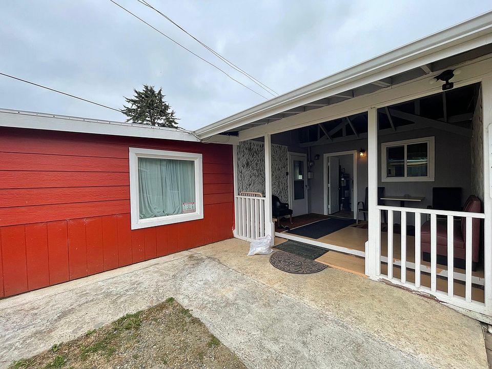 1st image of 134 Grand Ave #1/2