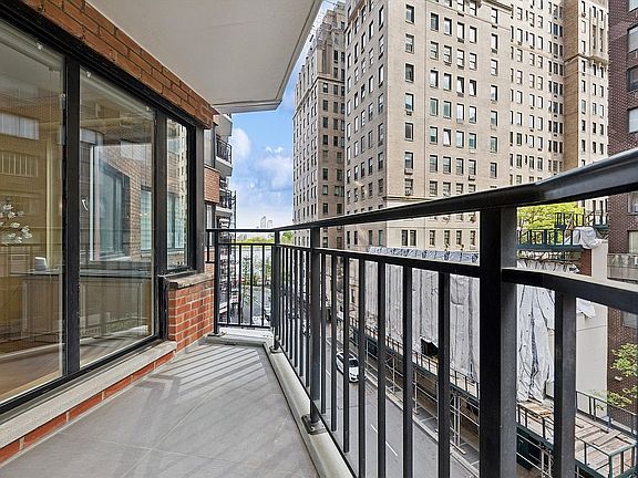 3rd image of 60 Sutton Pl S #6KS