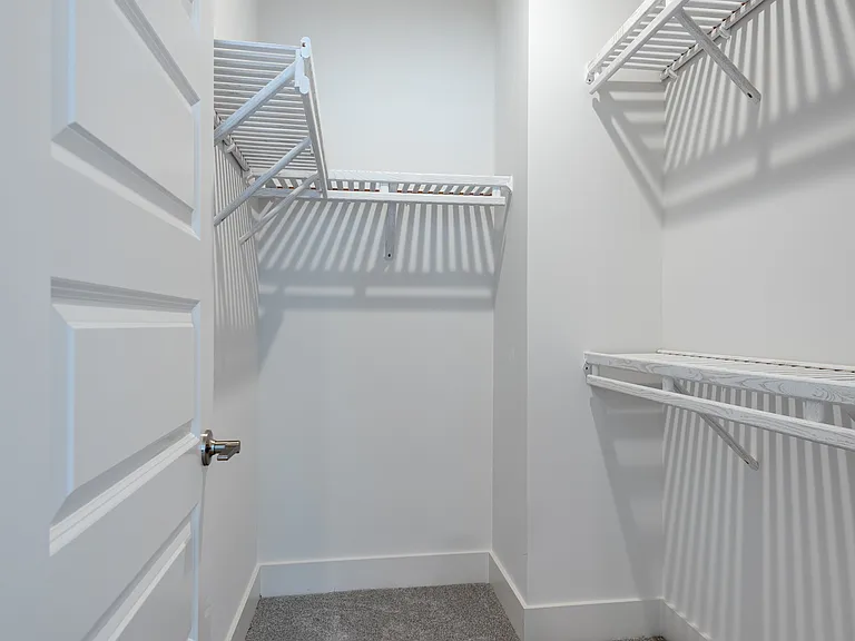 153 Collin Pl — Photo 37