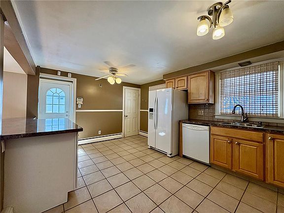 4th image of 48 Laurel Dr