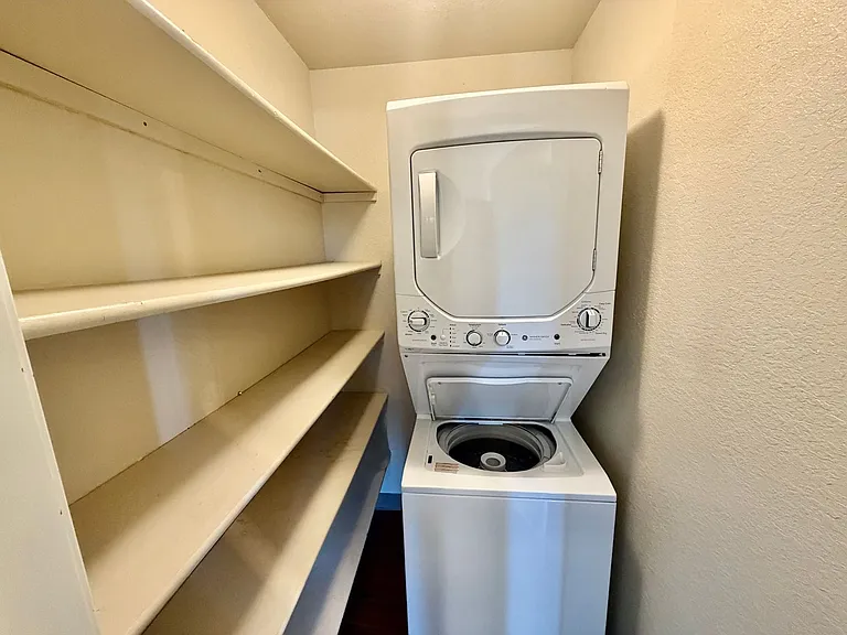 Welcome to Oslo Apartments, Ballard's hidden gem. — Photo 13