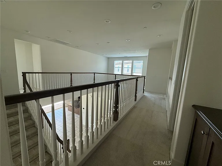 19042 Martino Ct — Photo 32