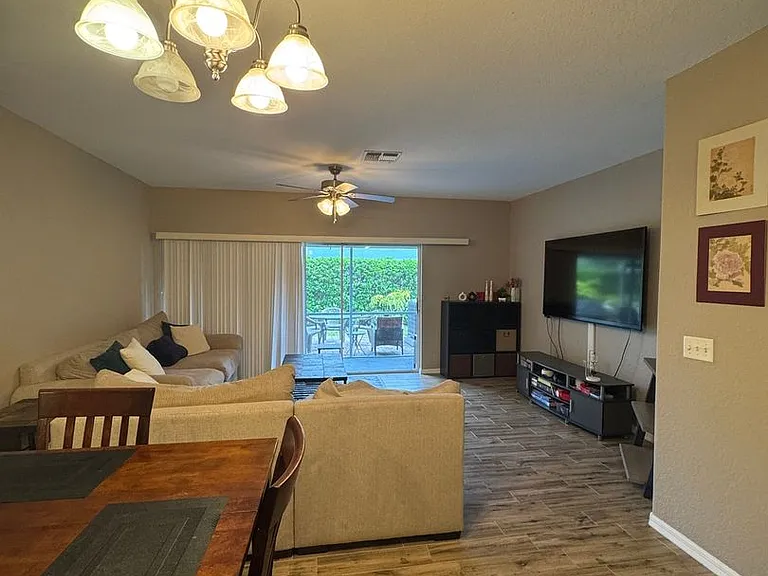 10063 Pacific Pines Ave — Photo 2