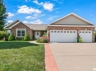 395 Green Meadow Dr, Sherman, IL 62684