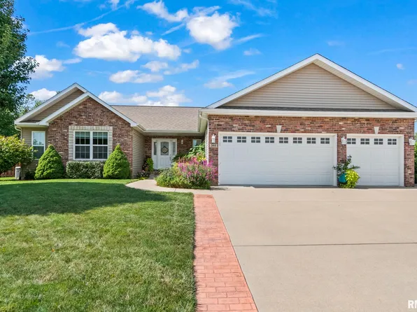 395 Green Meadow Dr, Sherman, IL 62684