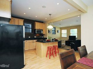 2334 W Barry Ave, Chicago, IL 60618