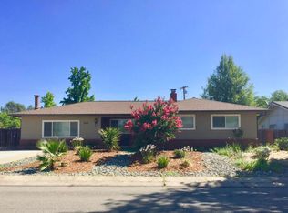 3220 Panorama Dr, Redding, CA 96003